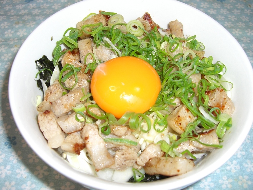 豚トロ丼。 by ミクロヒツジ 【クックパッド】 簡単おいしいみんなのレシピが357万品