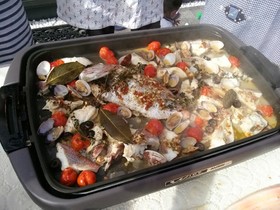 ホットプレートで簡単豪華にアクアパッツァ
