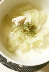 チキンと玉ねぎの洋風味噌スープ