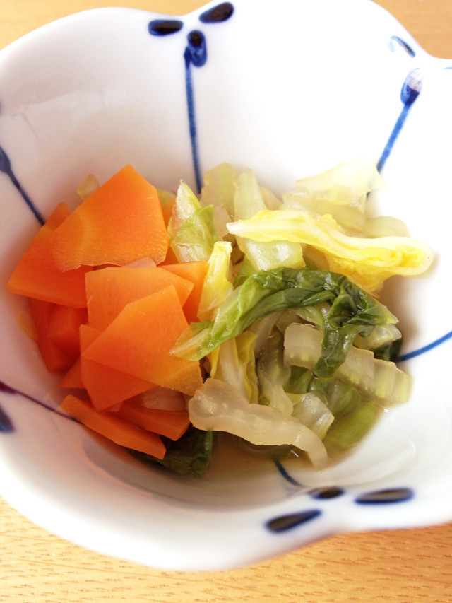 【幼児食】白菜とニンジンの煮物の画像