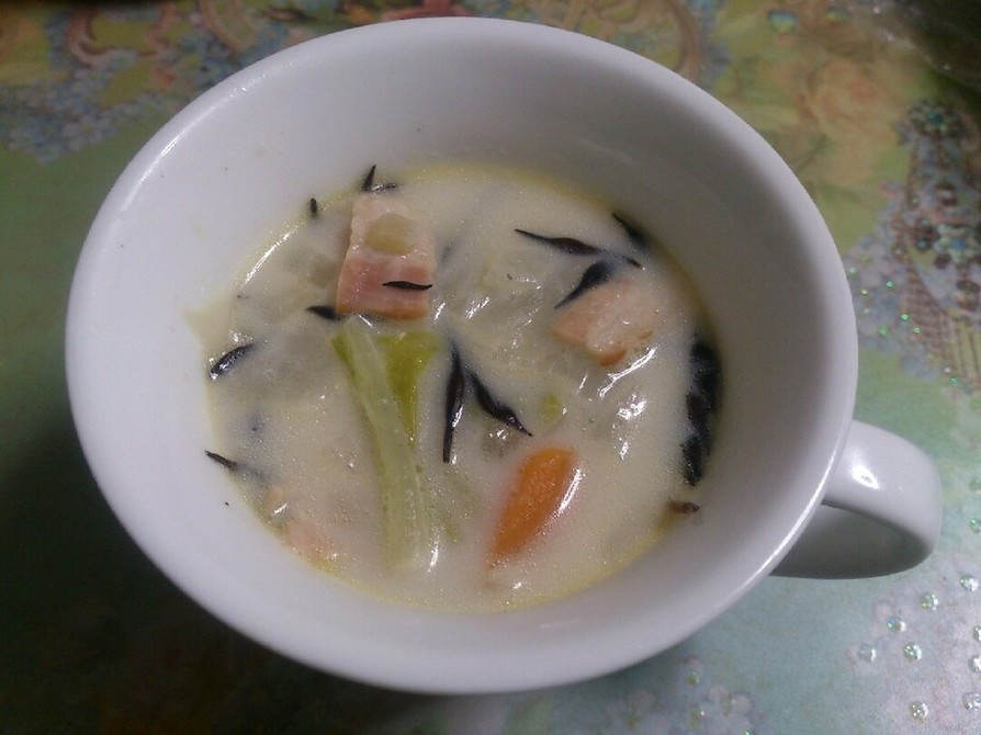 白菜とひじきの和風ミルクスープの画像