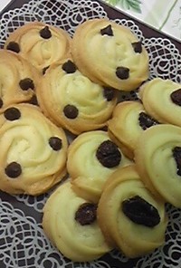 バラ風クッキー（粒チョコ＆レーズン）