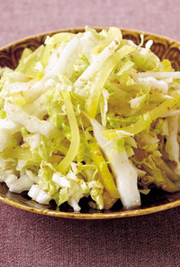 白菜とたくあんの白ごまサラダ