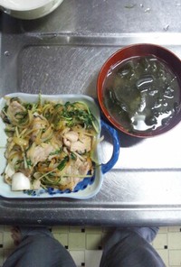 ２月３日晩飯【豚肉の塩麹味噌漬け炒め】