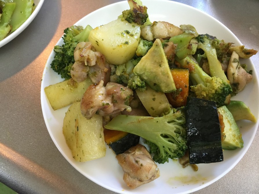 彩り野菜のバジルソース炒めの画像