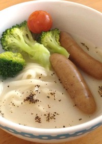 中華風牛乳スープでほっこりあったかうどん