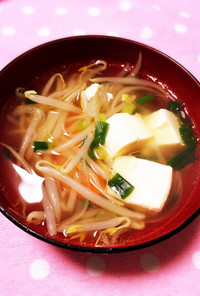 豆腐と野菜の中華風スープ