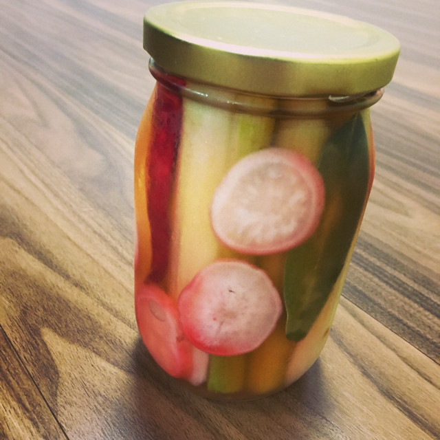 簡単 セロリとラディッシュのピクルス レシピ 作り方 By Bird クックパッド 簡単おいしいみんなのレシピが352万品