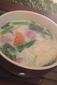 ☆冬にあったか～小松菜のミルク春雨スープ