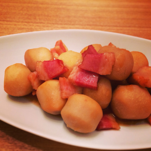 簡単コク旨♡厚切ベーコンとサトイモの煮物の画像
