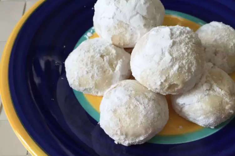 簡単 くるみ入りのスノーボールクッキー レシピ 作り方 By まこさんど クックパッド 簡単おいしいみんなのレシピが352万品