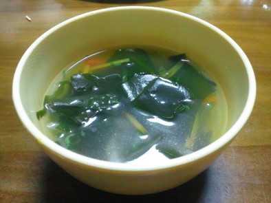 海藻たっぷり中華スープの写真
