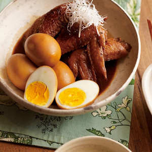 鶏手羽と卵のウスターソース煮