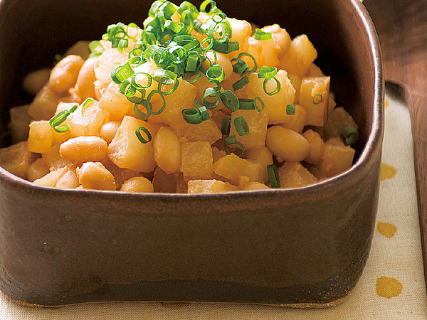 大根と水煮大豆の炒め物