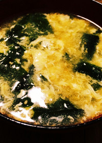 超簡単♡ふわふわ卵の中華風ワカメスープ