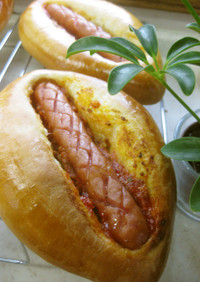 トマトソースで美味しいウインナーパン