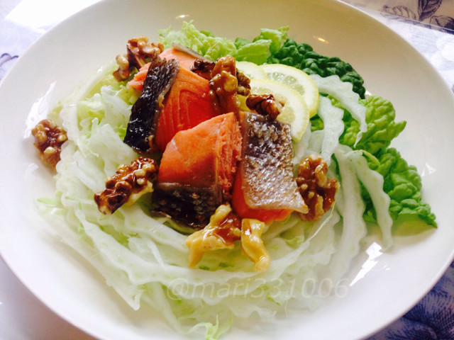 白菜と焼き鮭のサラダの画像