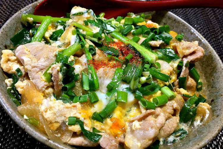 簡単 おかず力アップ 汁だく豚ニラ玉丼 レシピ 作り方 By Gizzards クックパッド 簡単おいしいみんなのレシピが354万品