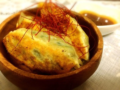 里芋と春菊のもち麩餃子の写真