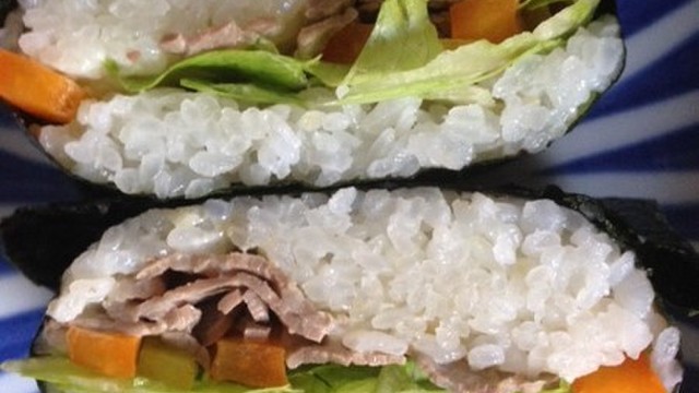 おにぎらず 簡単 包み方 レシピ 作り方 By 駅前魔女食堂 クックパッド おにぎらず 簡単 包み方 レシピ 作り方 By 駅前魔女食堂 クックパッド