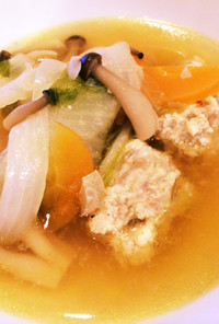 野菜たっぷり鶏肉豆腐団子スープ