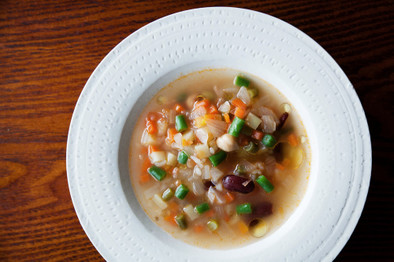 粒こんにゃく入りミラノ風野菜スープの写真