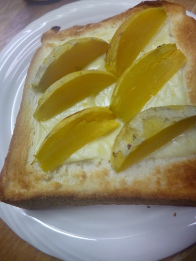 安納芋のチーズトーストの写真