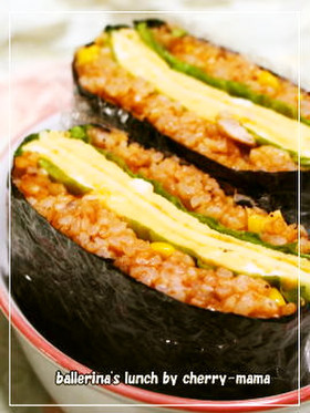 お弁当に★オムライスのおにぎらず