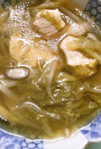 山東菜 もやし 鶏肉の 中華煮込みスープ