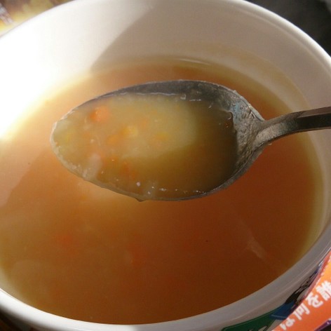 スープメーカーでコンソメスープ