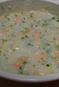 離乳食 中期 鮭とブロッコリーのミルク粥