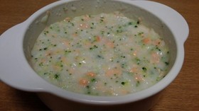 離乳食 中期 鮭とブロッコリーのミルク粥