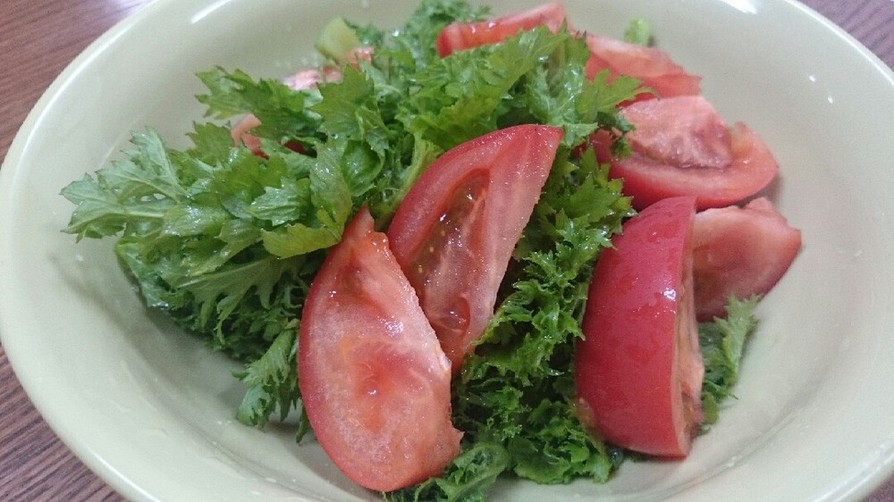 ピリッ★からし菜とトマトのサラダの画像