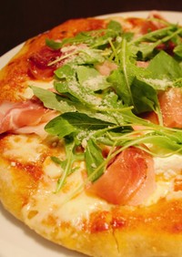 自家製天然酵母のピザ
