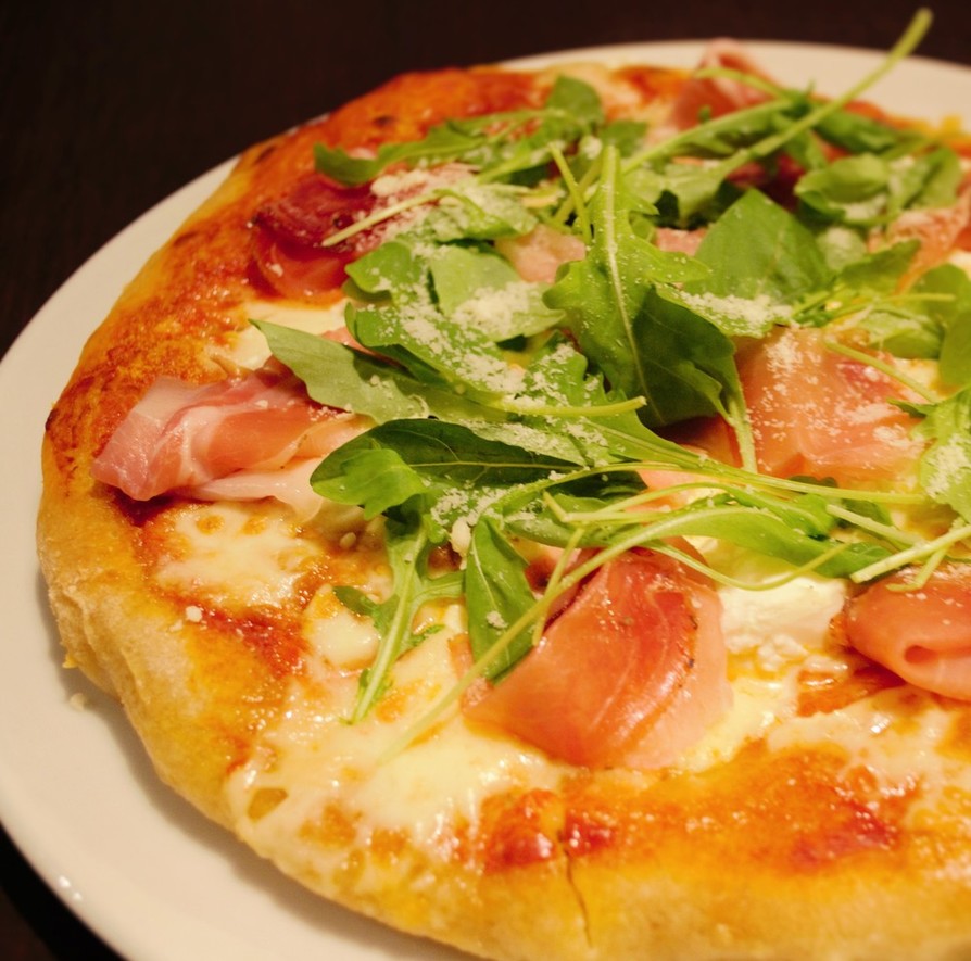 自家製天然酵母のピザの画像