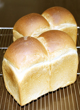 ユメミルうさぎのふんわり山型食パンの画像