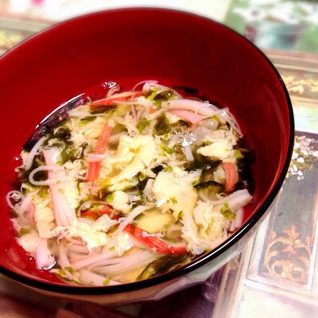 白だしで簡単 カニ玉と海苔のお吸い物 レシピ 作り方 By おゆかgohan クックパッド 簡単おいしいみんなのレシピが361万品