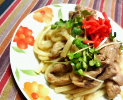 ガッツリ食べたい☆速攻で生姜焼きうどんの写真