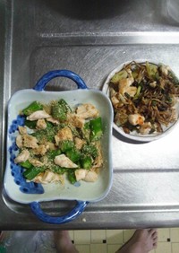 ８月５日晩飯【右：ササミの野菜炒め】