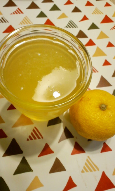 柚子果汁でゆずシロップの写真