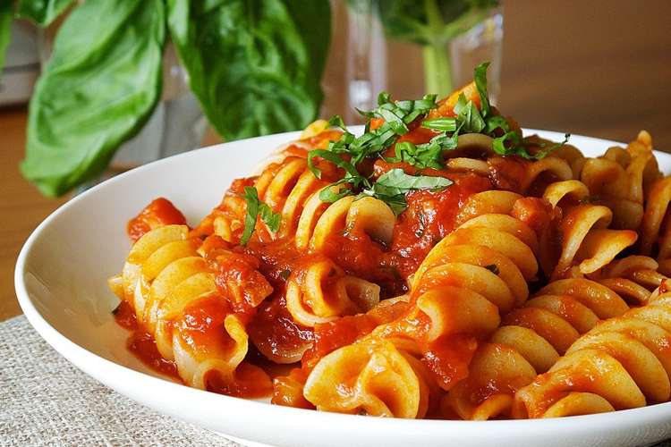 本場イタリアのジューシーなトマトソース レシピ 作り方 By Yumscroll クックパッド 簡単おいしいみんなのレシピが351万品