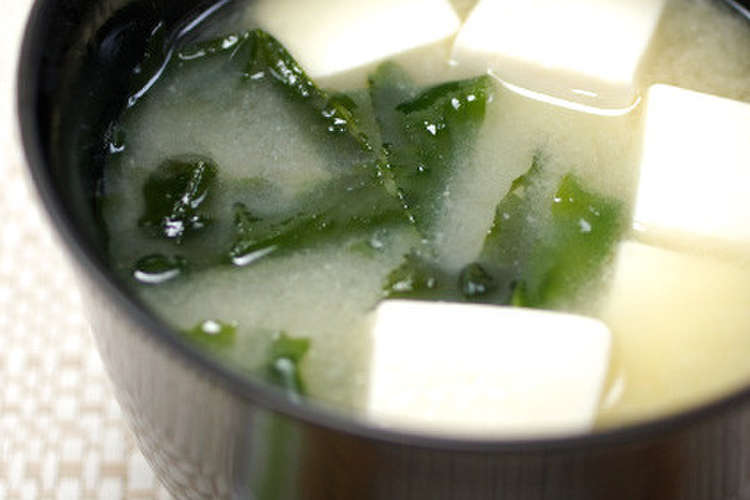 超簡単 豆腐とわかめの味噌汁 レシピ 作り方 By Ramuneᐝiro クックパッド