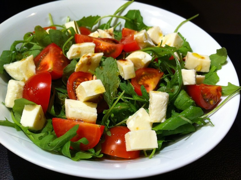 簡単ルッコラサラダのレシピ