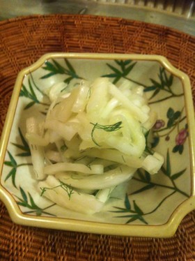白菜と大根の甘酢とハーブのマリネ