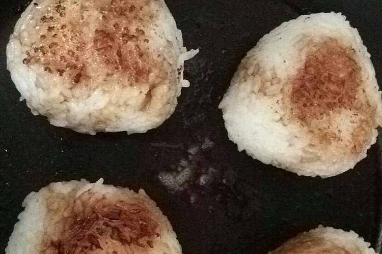 残りご飯でバター醤油焼おにぎり レシピ 作り方 By たあまママ クックパッド 簡単おいしいみんなのレシピが360万品