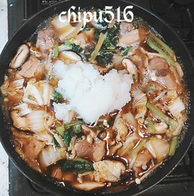簡単 子供が喜ぶ鶏もも肉と白菜のみぞれ鍋