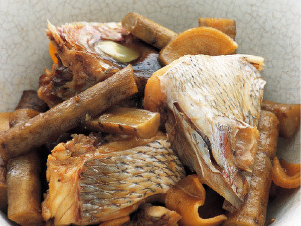 鯛のあらとごぼうの煮もの