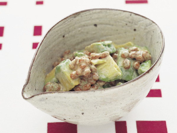 納豆とアボカドのあえもの