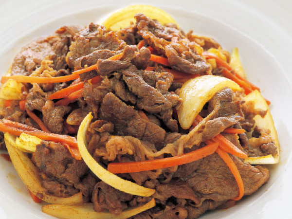 牛肉と玉ねぎのカレーじょうゆ炒め