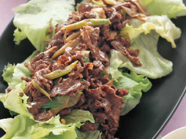 レタスの牛肉炒めのせ